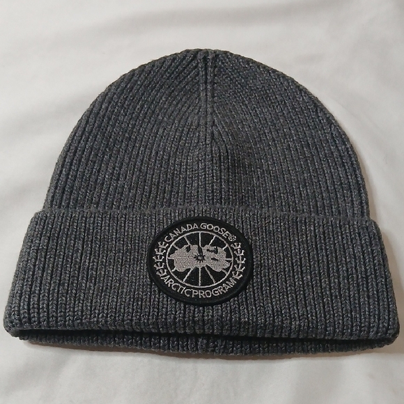 Canada Goose Other - Canada Goose Charcoal Ribbed Beanie